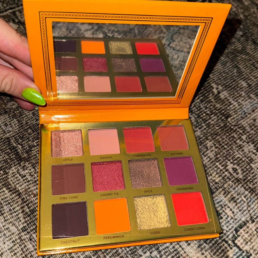 Ace Beauté FALLING FOR YOU EYESHADOW PALETTE